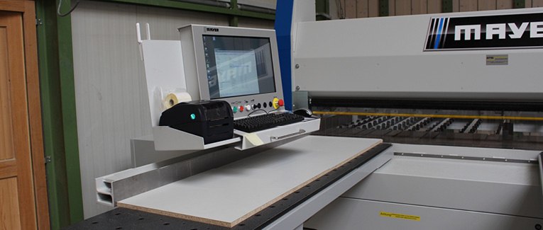 Darstellung einer Maschine für Plattenzuschnitte im Bearbeitungszentrum von HolzLand Metzger